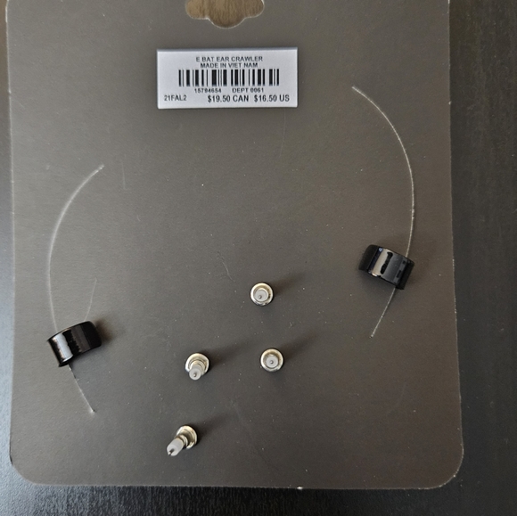 NWT Torrid bat crawler earring set - Picture 3 of 3